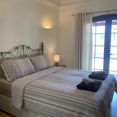 Beautiful 2 Bed, 2 Bath Detached With Private Pool In A Very Relaxed Area. فيلة
