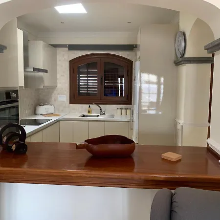 Beautiful 2 Bed, 2 Bath Detached With Private Pool In A Very Relaxed Area. بلايا بلانكا