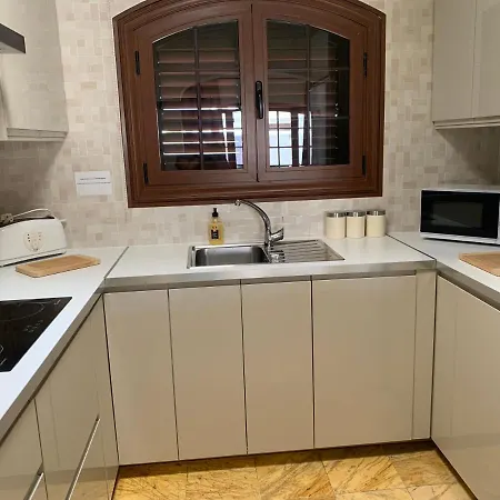 Beautiful 2 Bed, 2 Bath Detached With Private Pool In A Very Relaxed Area. * Playa Blanca (Lanzarote)