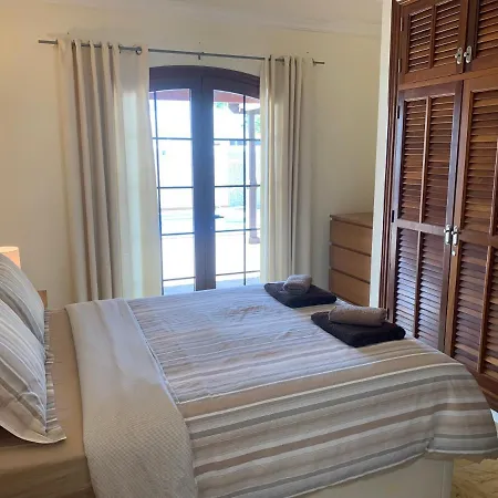 Beautiful 2 Bed, 2 Bath Detached With Private Pool In A Very Relaxed Area. Vila